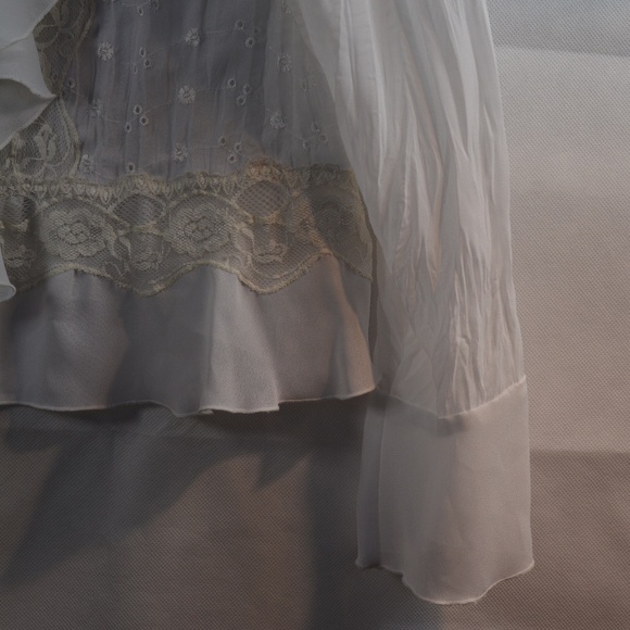 Light Chiffon Style White Blouse with Frills Allison Taylor SZ L - Picture 5 of 6
